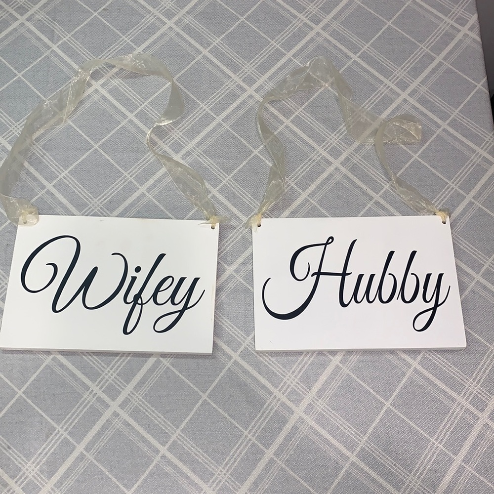 Wood Hubby and Wifey signs for wedding chairs/honeymoon. Handmade! NWOT